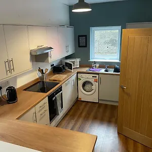 https://nirvana-house-3-bedroom-3-level-new-2022-build.yorkshirehotels.net